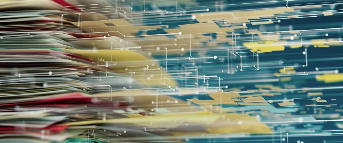 Ein Stapel Papierbelege geht nach rechts in digitale Datenstruktur ueber